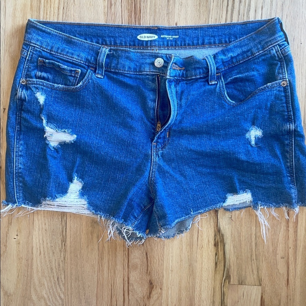 Old Navy Mid-Rise Denim Shorts in Blue